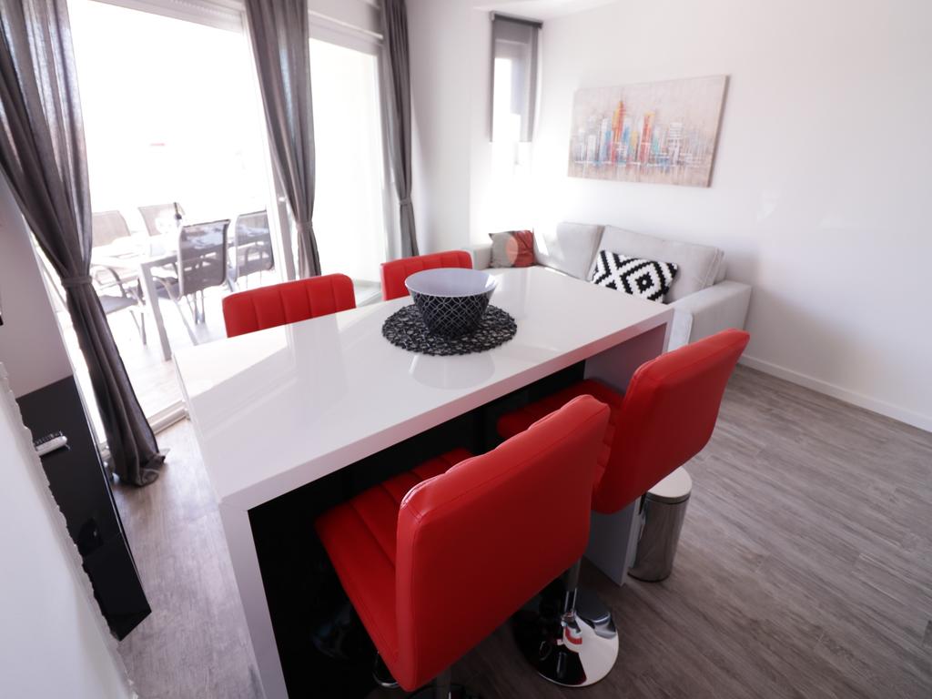 javorović-blagovaonski-stol